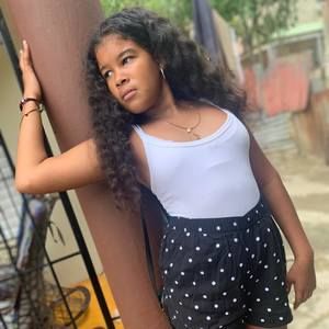 Meet your Posher, Isaura